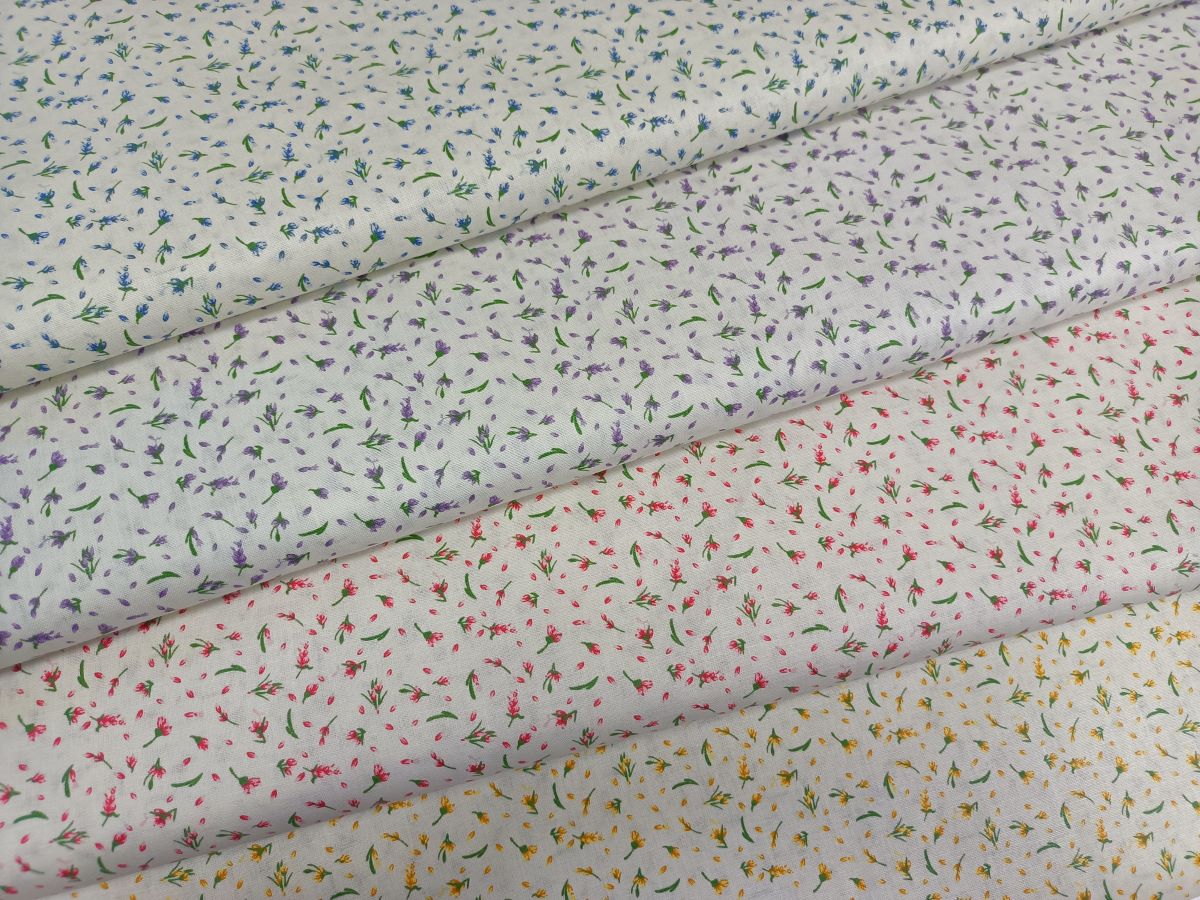 Modré minikytičky na slonové kosti