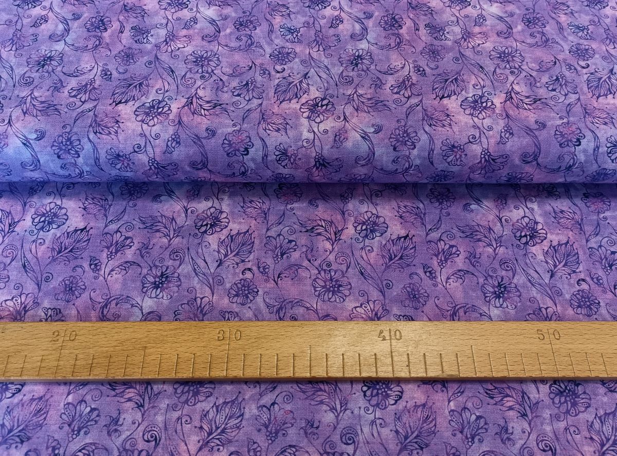 Květiny na fialové batice