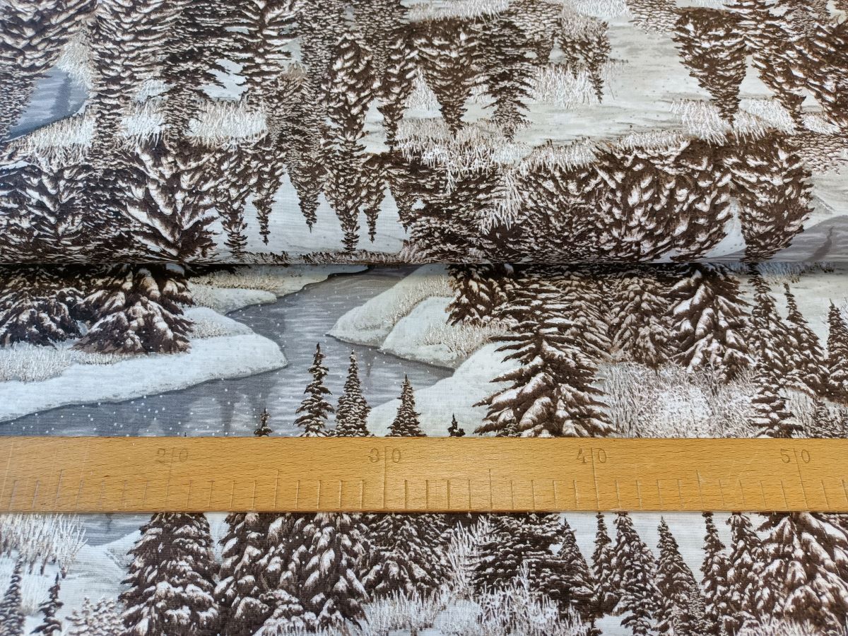 Stromy v přírodě béžovostříbrné