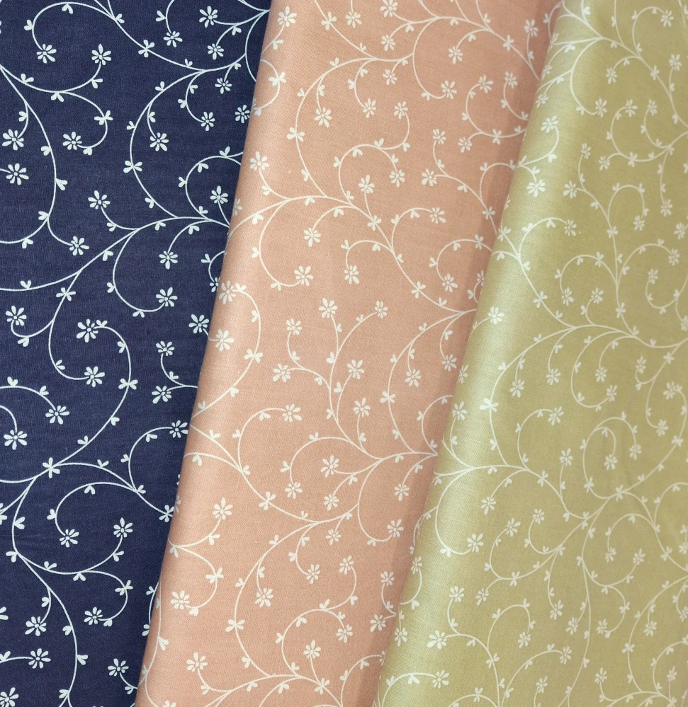 Větvičky s kvítky na béžové