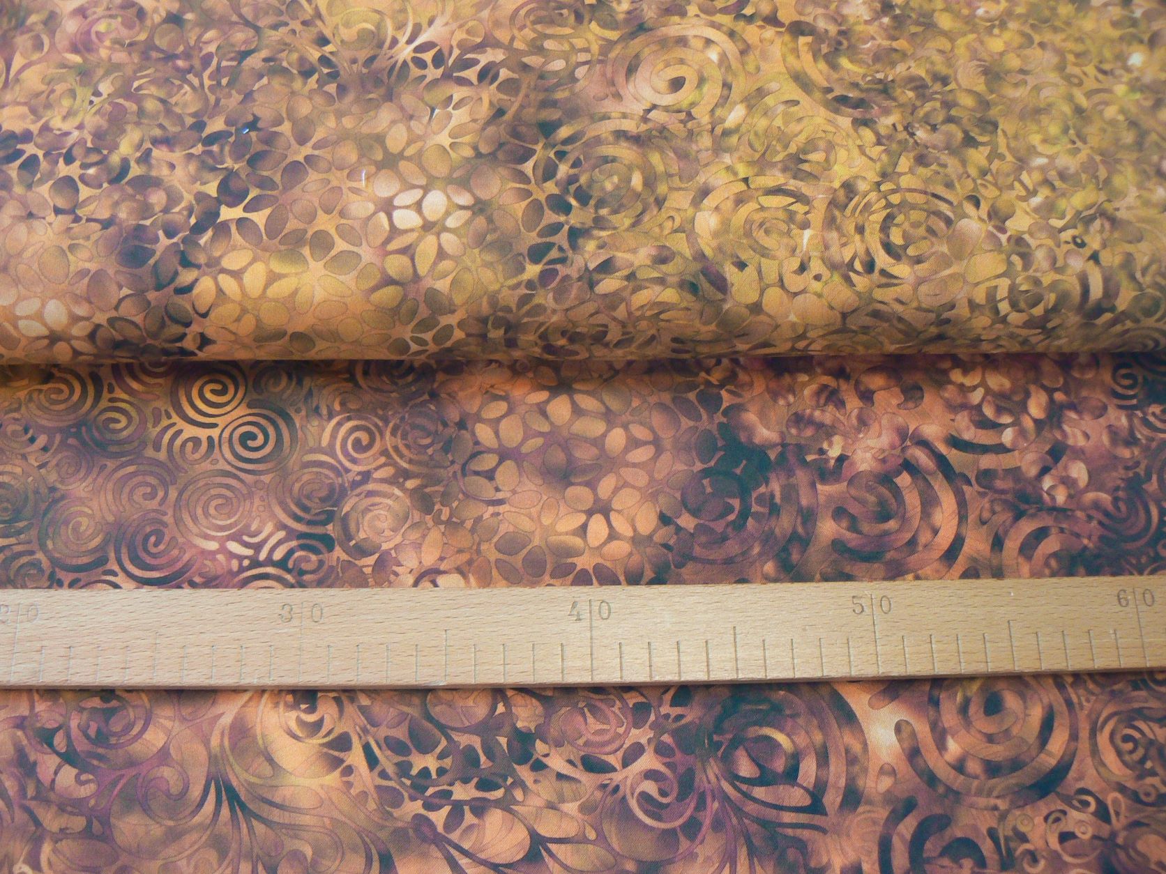 Květová batika světle hnědá