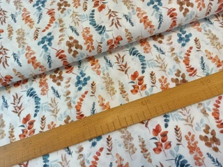 Modrohnědé větvičky na bílé